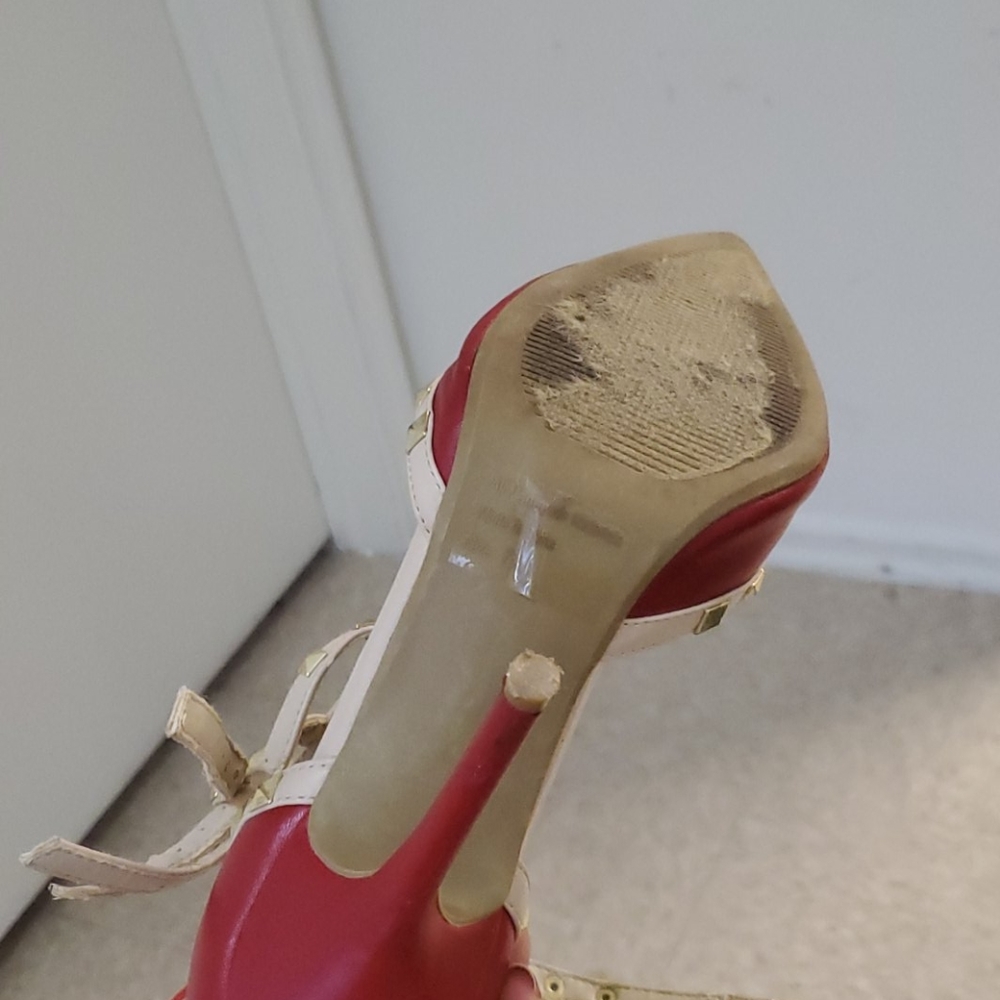 Shoes - Picture 3 of 4